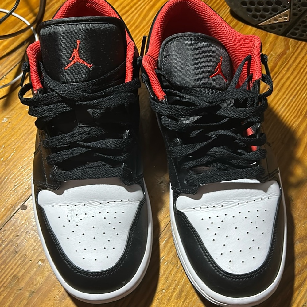 Jordan low top 1s